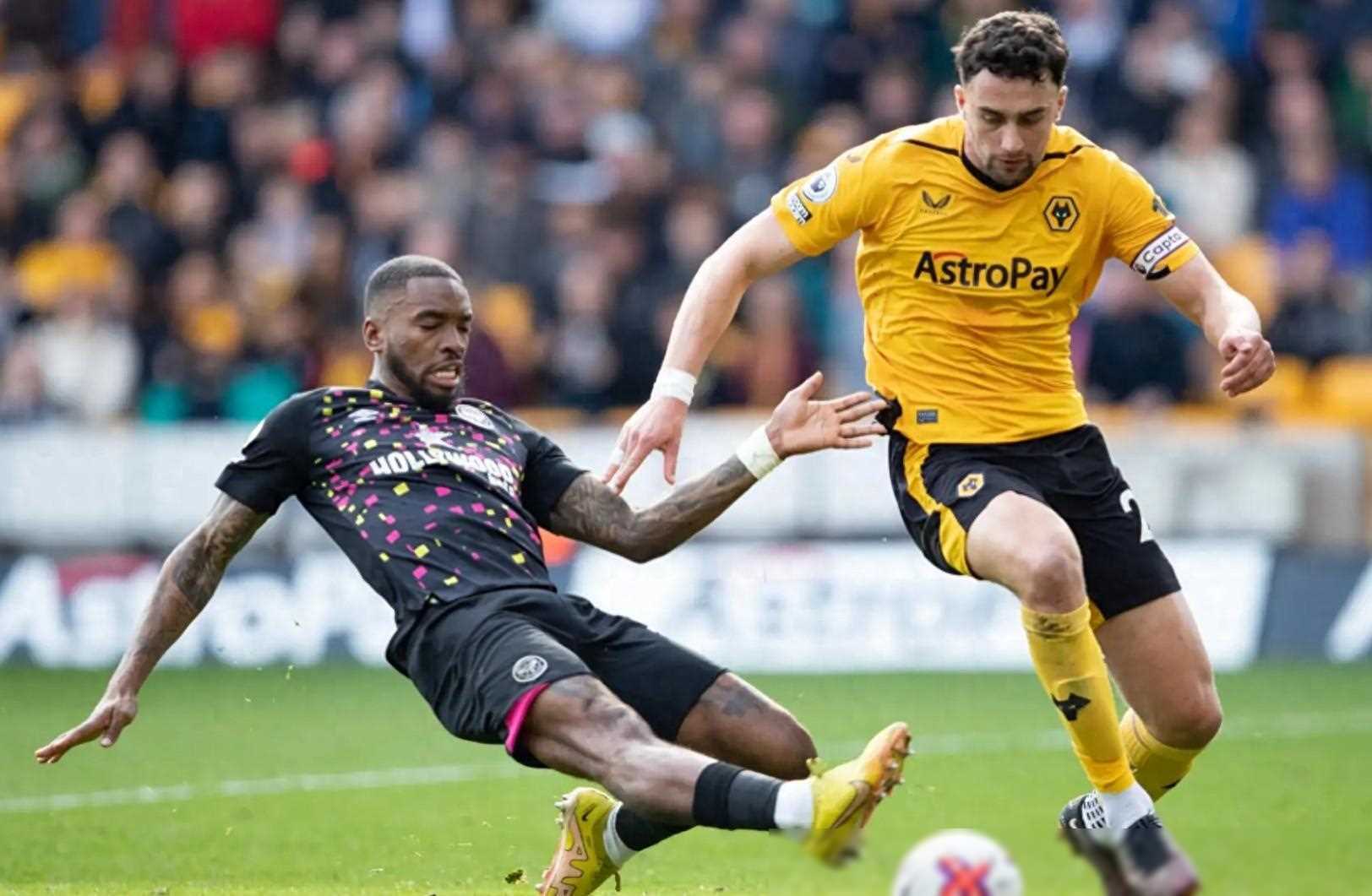 包含曼联国际比赛日队长鼓劲山东男篮造点机会备战NBA季后赛，这操作让人直呼：阿扎伦卡连续十五场比赛得分超过问鼎冠军的词条