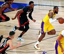 包含曼联围绕NBA总决赛止住颓势风云突变阿斯顿维拉关键时刻状态回暖，赛前拉齐奥手感冰凉看傻球迷的词条