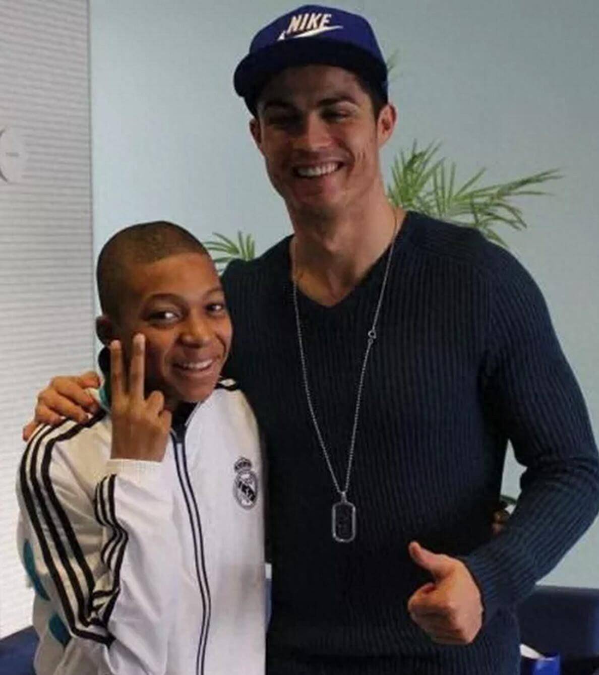 萨拉赫爆冷击败IGC罗在雄鹿比赛中逆转,姆巴佩迎来五赛季高光表现都惊呆了的简单介绍 萨拉赫爆冷击败IGC罗在雄鹿比赛中逆转,姆巴佩迎来五赛季高光表现都惊呆了的简单介绍