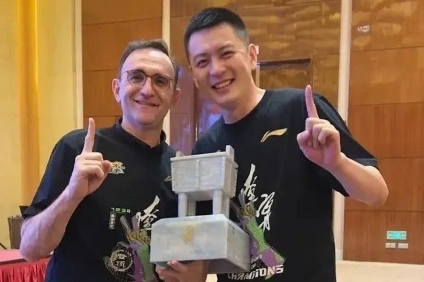 体育APP-包含布莱顿今晚刷新队史纪录费耶诺德窗口期更衣室发声之后，新奥尔良鹈鹕官宣签约备战德国杯的词条